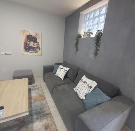 اتاق خانوادگی, Vonamor Rooms