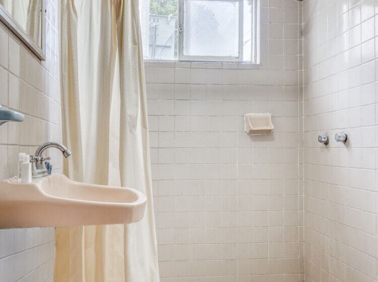 Семейный Номер, Capital O Hotel La Siesta, Gomez Palacio