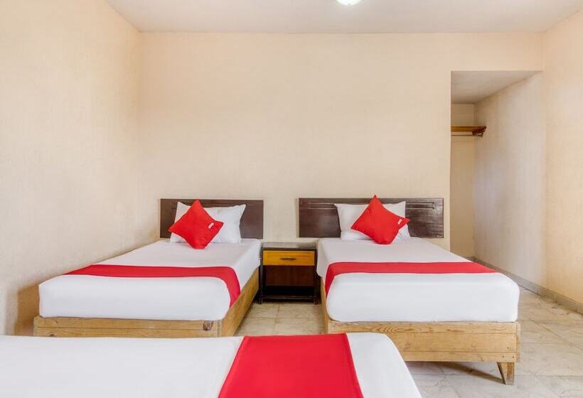 Семейный Номер, Capital O Hotel La Siesta, Gomez Palacio