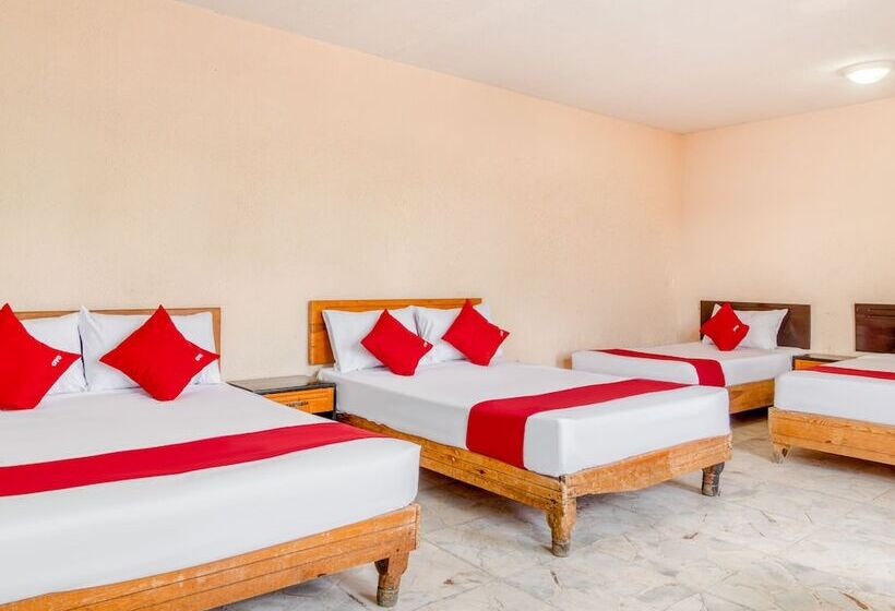 Семейный Номер, Capital O Hotel La Siesta, Gomez Palacio