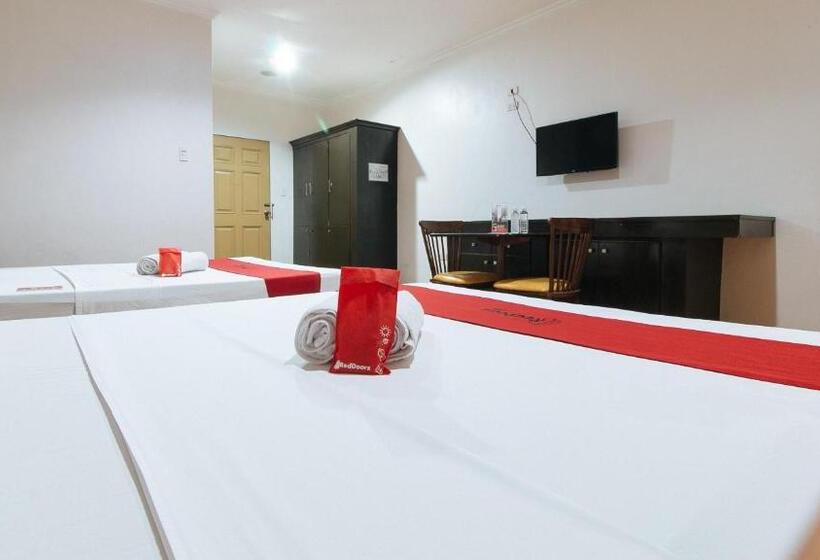 Family Room, Reddoorz @ Km 50 Aguinaldo Highway Tagaytay