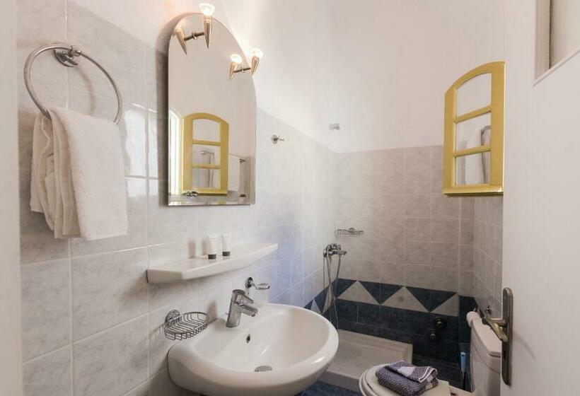 اتاق لوکس با بالکن و چشمانداز دریا, Sunny Days