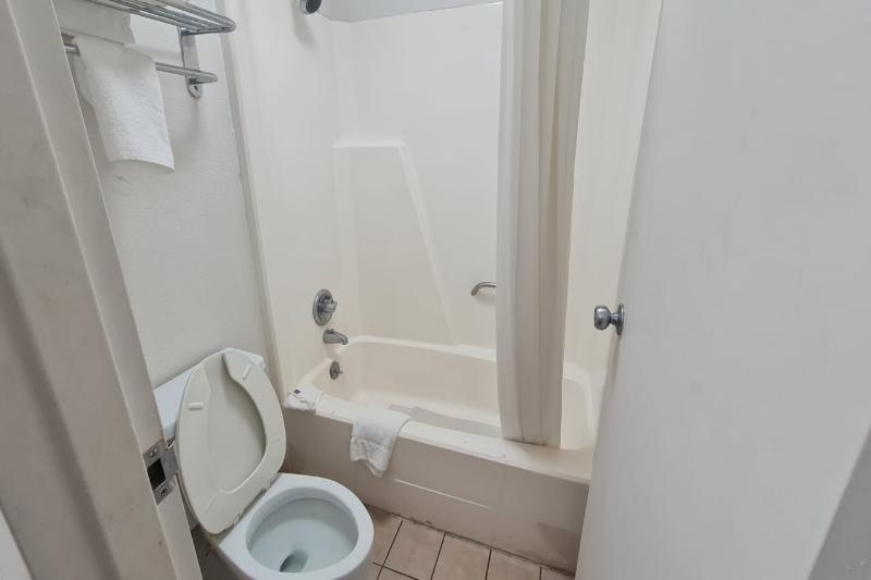 חדר דחוקס עם מיטת קינג, Suni Sentani   Managed By East Season