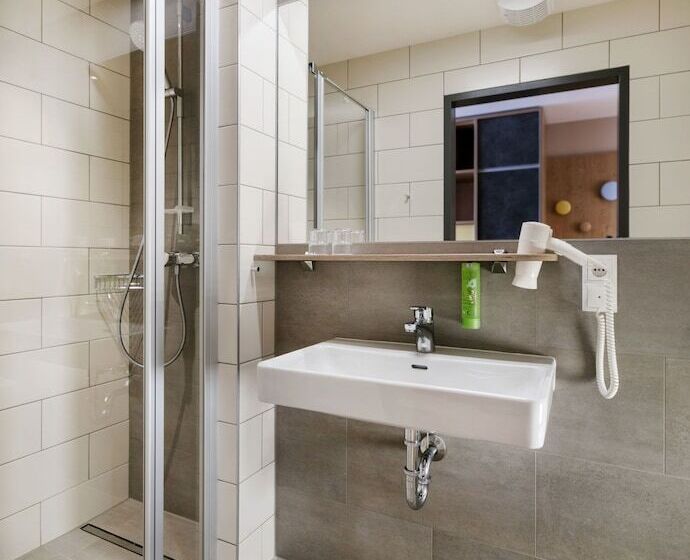 标准三人间, Jufa Hotel Weiz
