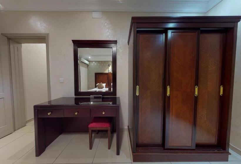 דירת חדר, Happy Beach Basateen