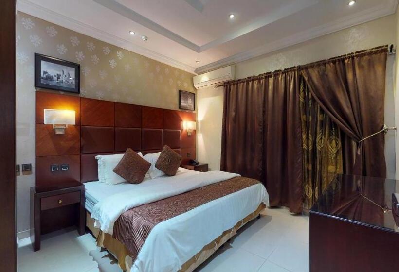 דירת חדר, Happy Beach Basateen