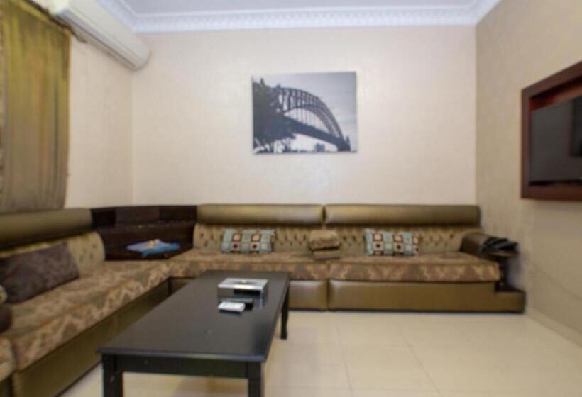 דירת שני חדרים, Happy Beach Basateen