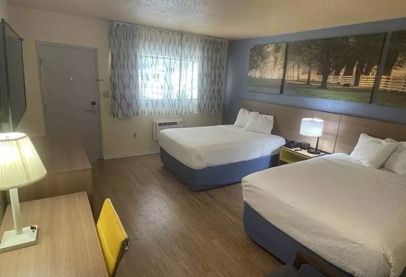 ２ダブルベッドのスタンダードルーム, Days Inn By Wyndham Gainesville University