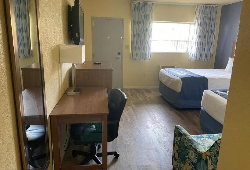 غرفه قياسيه سريرين مزدوجين, Days Inn By Wyndham Gainesville University