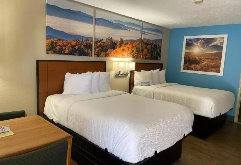 ２ダブルベッドのスタンダードルーム, Days Inn By Wyndham Lexington