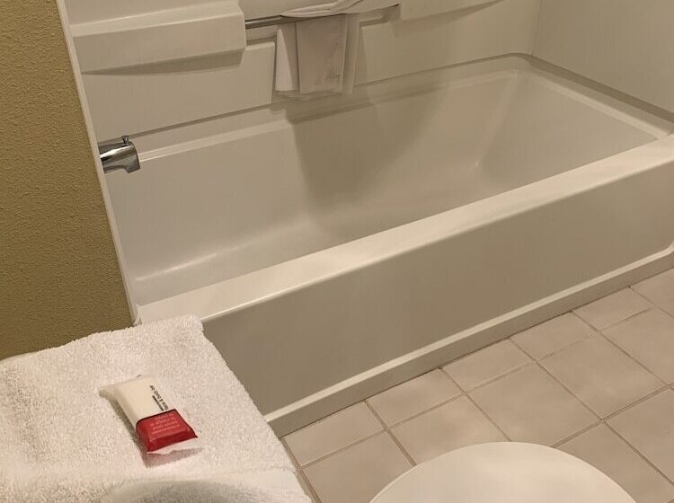 חדר סטנדרט שתי מיטות זוגיות, Days Inn By Wyndham Ocean Shores