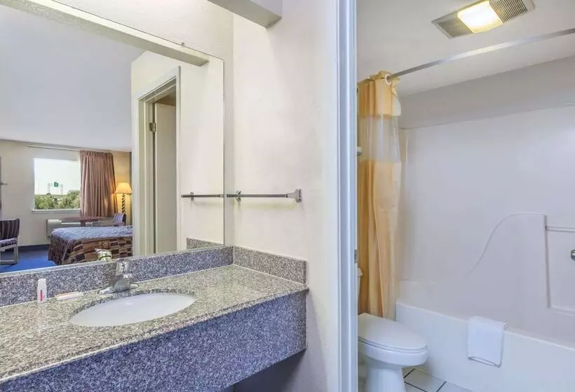 Standard-huone 2 Parivuodetta, Days Inn Windcrest By Wyndham San Antonio