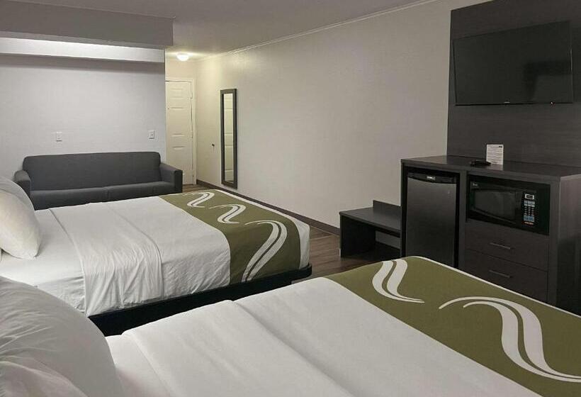 جناح, Quality Inn Merrimack  Nashua