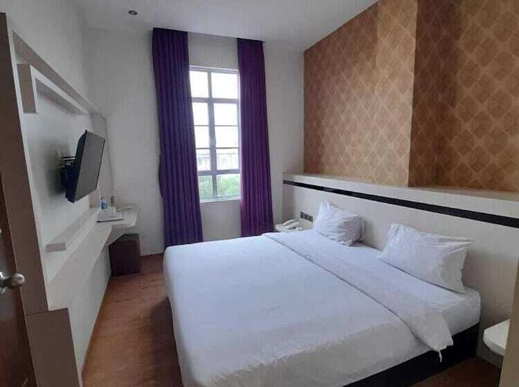 Номер Deluxe, Blitz Hotel Batam Centre