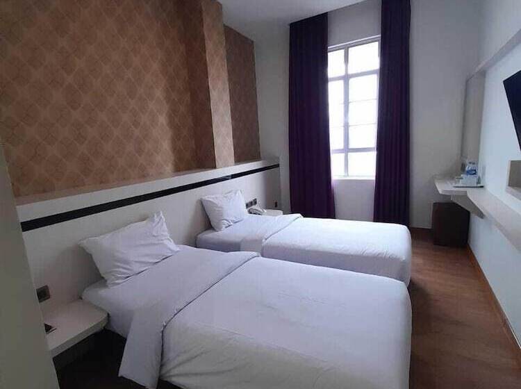 Номер Deluxe, Blitz Hotel Batam Centre