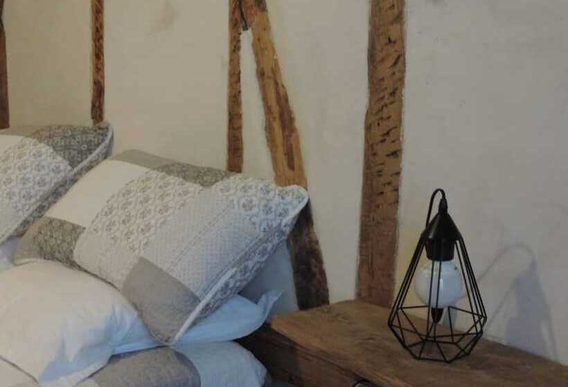 Romantic Room, Maison D'hôtes Marimpoey