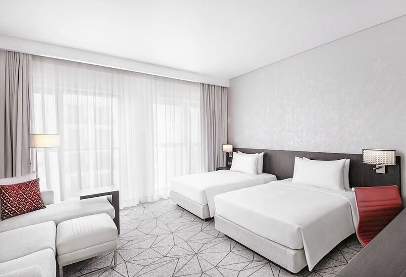 Номер Стандарт Вид на Бассейн, Hyatt Place Dubai Jumeirah