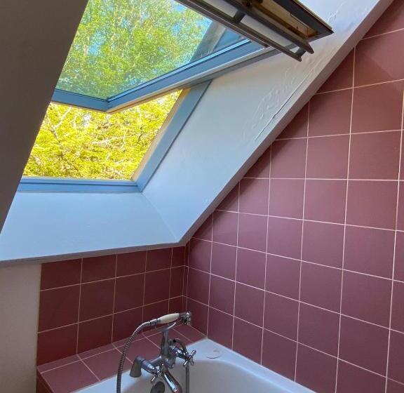 إستديو عائلى, Les Chambres De Troussay