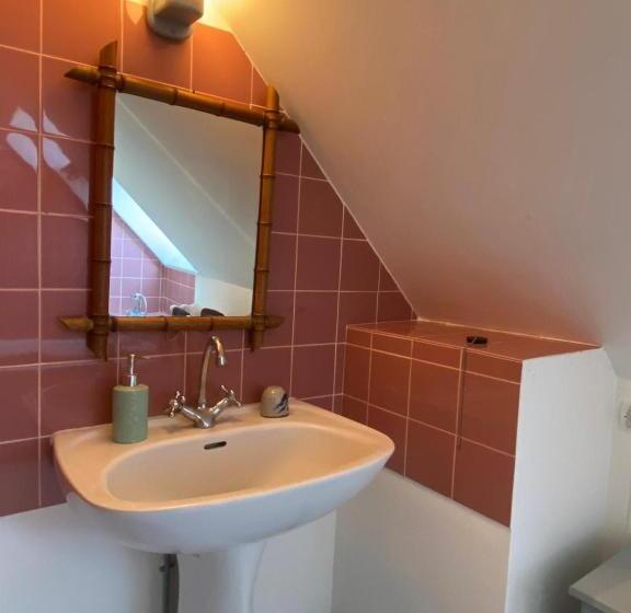 إستديو عائلى, Les Chambres De Troussay