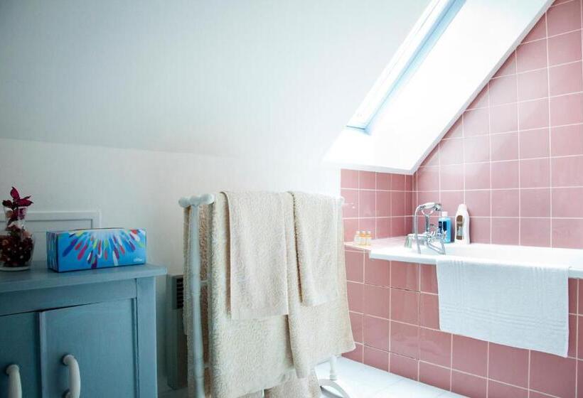 إستديو عائلى, Les Chambres De Troussay