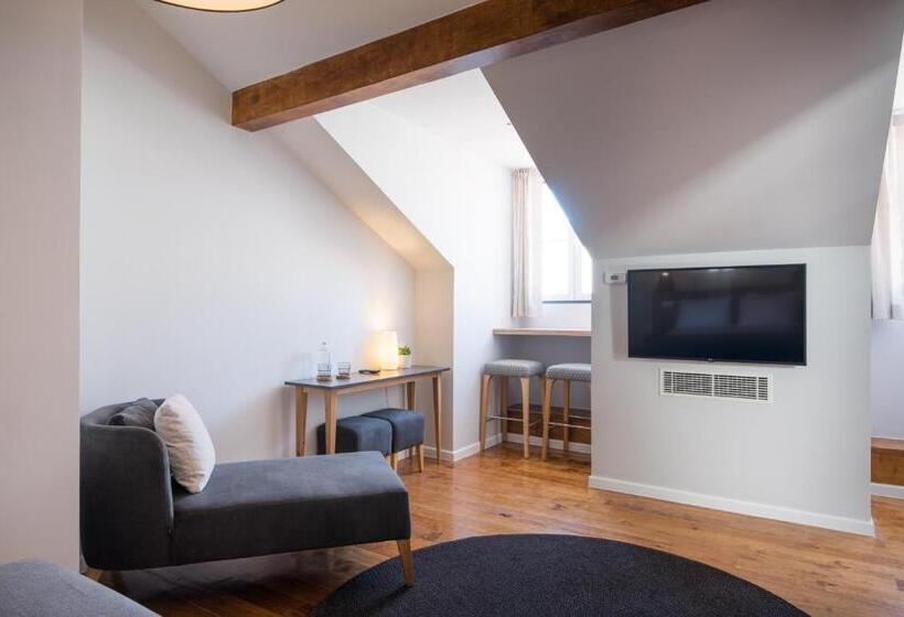 سوییت, Urbano Flh Hotels Lisboa