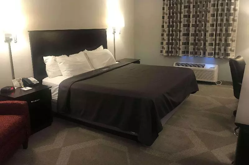 Standard-invahuone King-vuode, Days Inn By Wyndham Conneaut