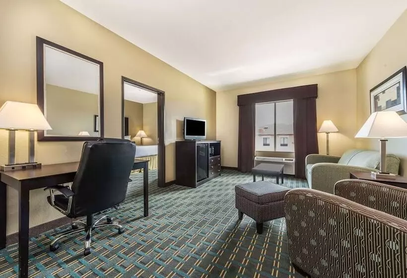 Sviitti King-vuode, Days Inn & Suites By Wyndham Mineral Wells