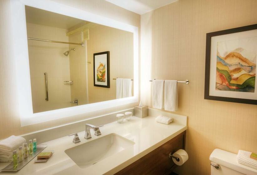 스탠다드 룸 더블 침대, Doubletree By Hilton  Spokane City Center