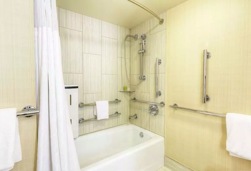 身障者適用スタンダードルーム, Doubletree By Hilton  Spokane City Center