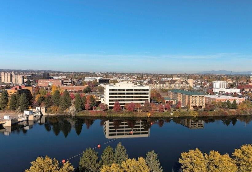 스탠다드 룸 더블 침대, Doubletree By Hilton  Spokane City Center