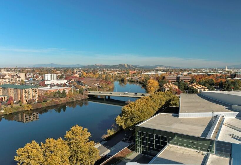 스탠다드 룸 더블 침대, Doubletree By Hilton  Spokane City Center