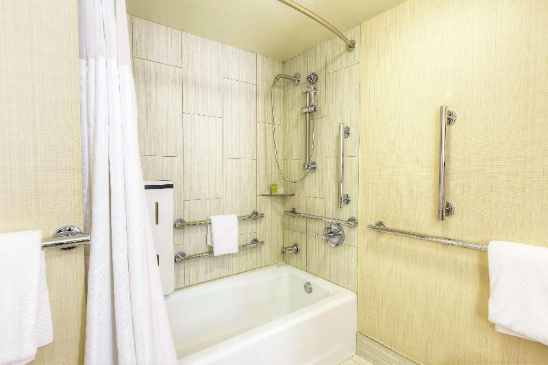 스탠다드 룸 킹사이즈 침대, Doubletree By Hilton  Spokane City Center