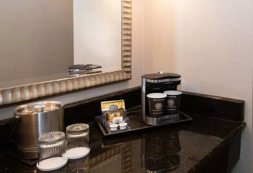 سوییت اجرایی, Doubletree Suites By Hilton Hotel Philadelphia West