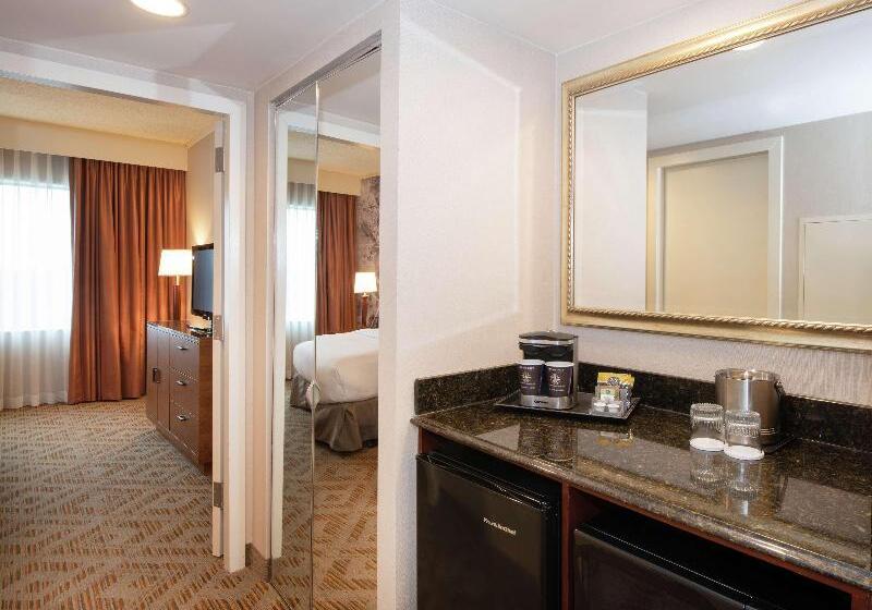 带大床的套房, Doubletree Suites By Hilton Hotel Philadelphia West