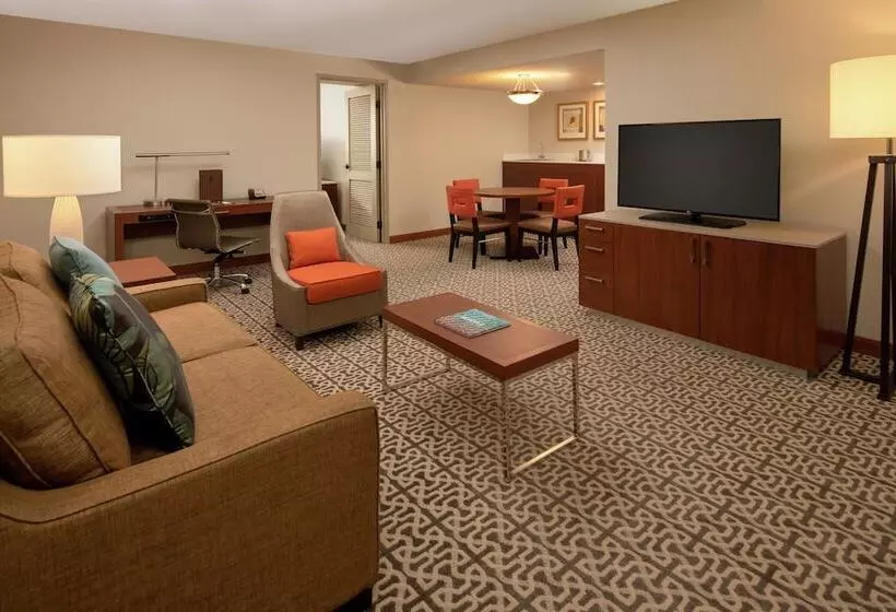 سوئیت 2 خوابه, Doubletree Suites By Hilton Seattle Airport  Southcenter