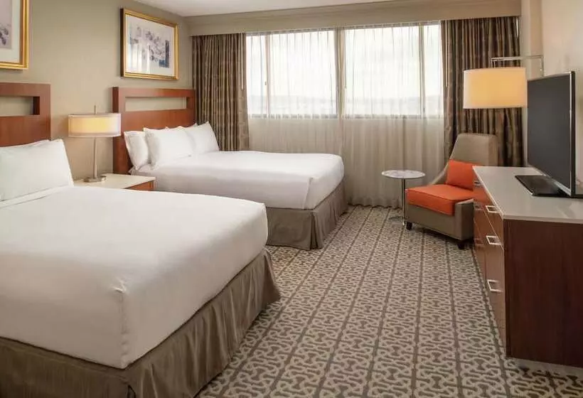 سوئیت برای معلولان, Doubletree Suites By Hilton Seattle Airport  Southcenter