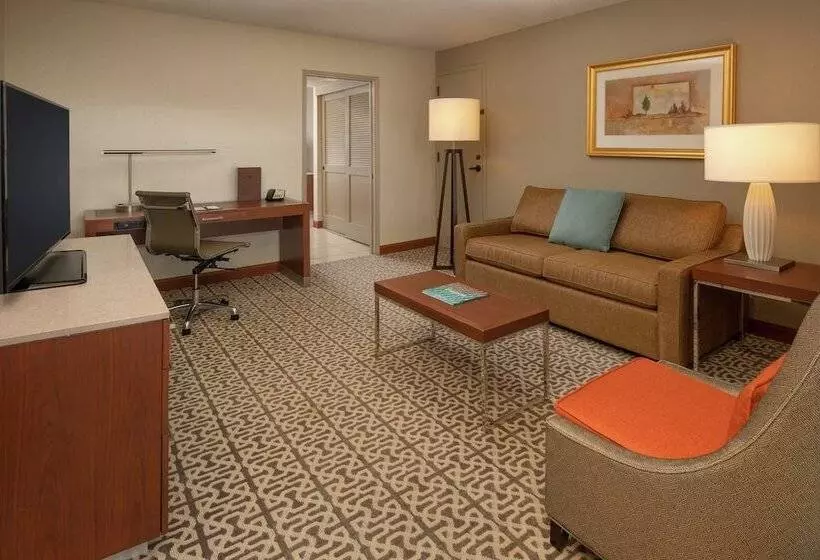 سوئیت برای معلولان, Doubletree Suites By Hilton Seattle Airport  Southcenter