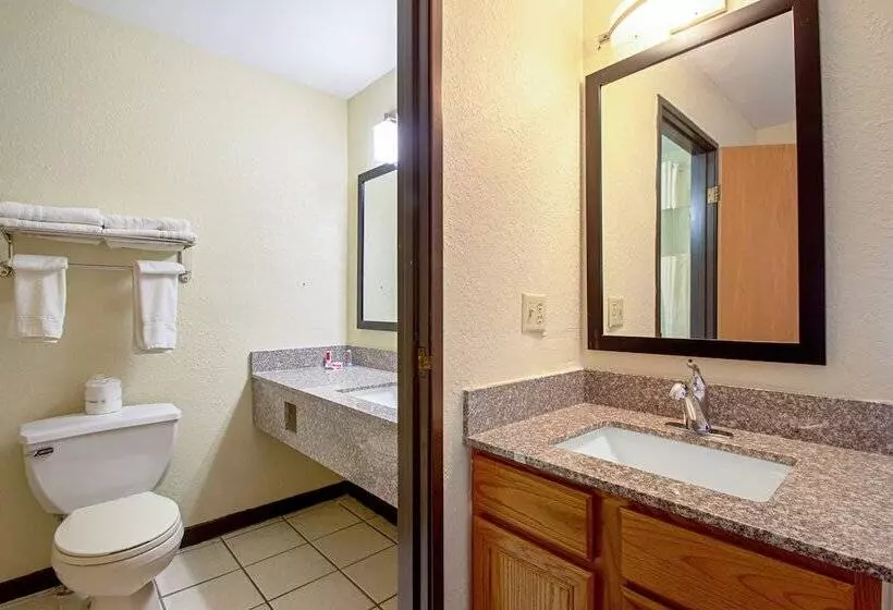 سوییت, Econo Lodge Inn & Suites