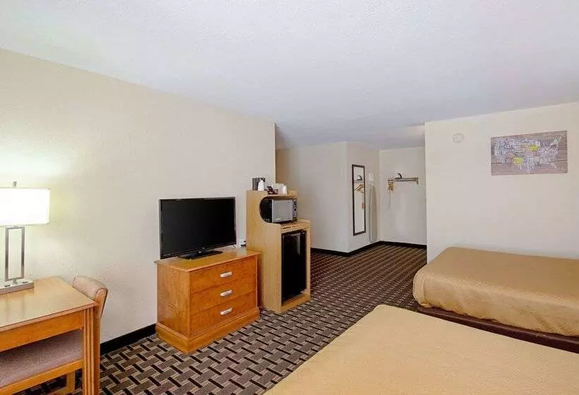 سوییت, Econo Lodge Inn & Suites
