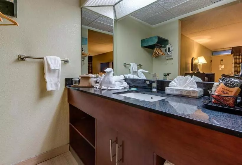 اتاق استاندارد با چشمانداز استخر, Glenstone Lodge