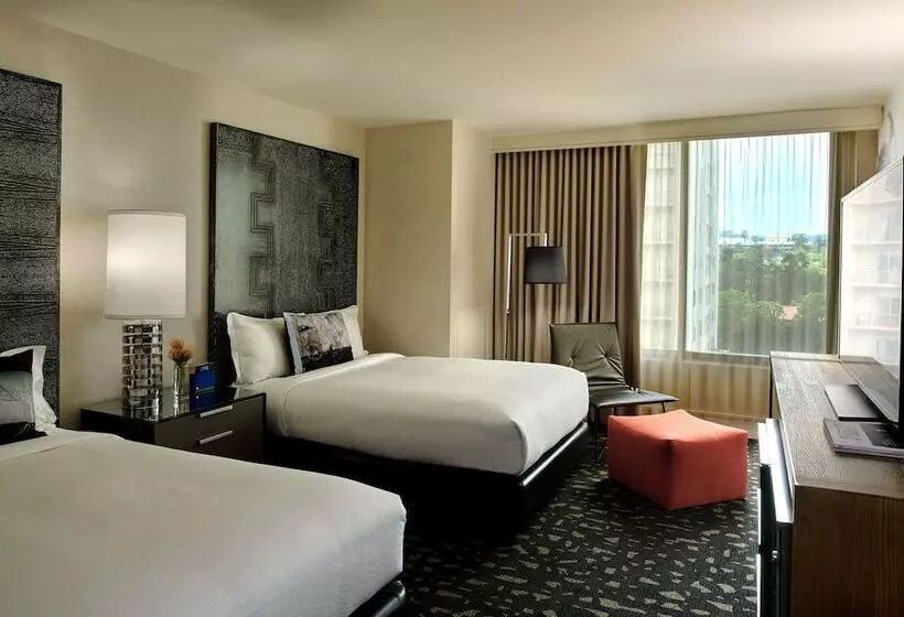 ２ダブルベッドのスタンダードルーム, Kimpton Hotel Palomar Los Angeles Beverly Hills, An Ihg