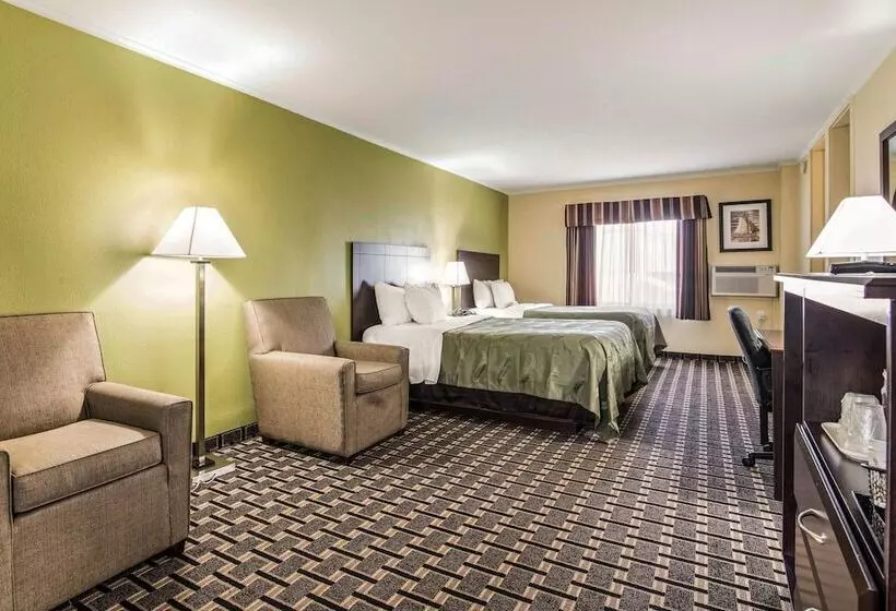 ２ダブルベッドのスタンダードルーム, Quality Inn Barre   Montpelier
