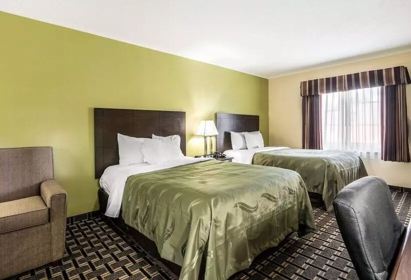 ２ダブルベッドのスタンダードルーム, Quality Inn Barre   Montpelier