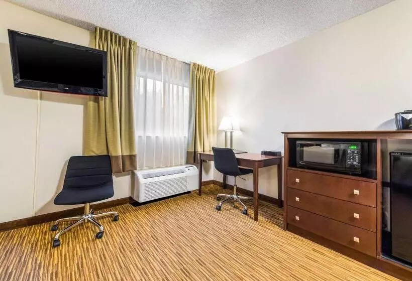 キングサイズベッドのスイートルーム, Quality Inn & Suites Lacey Olympia