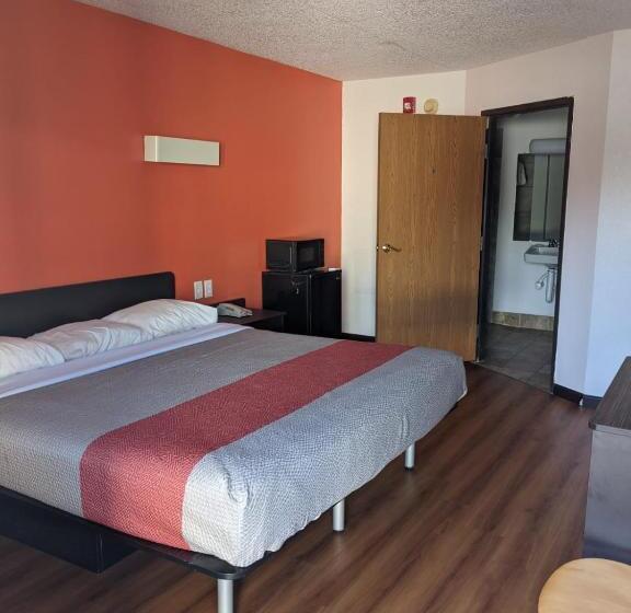 חדר סטנדרט, מיטת קינג, מותאם לאדם עם מוגבלויות, Motel 6 Ashland, Oh