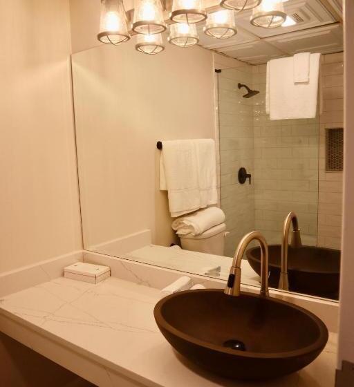 标准间, The Shore Club