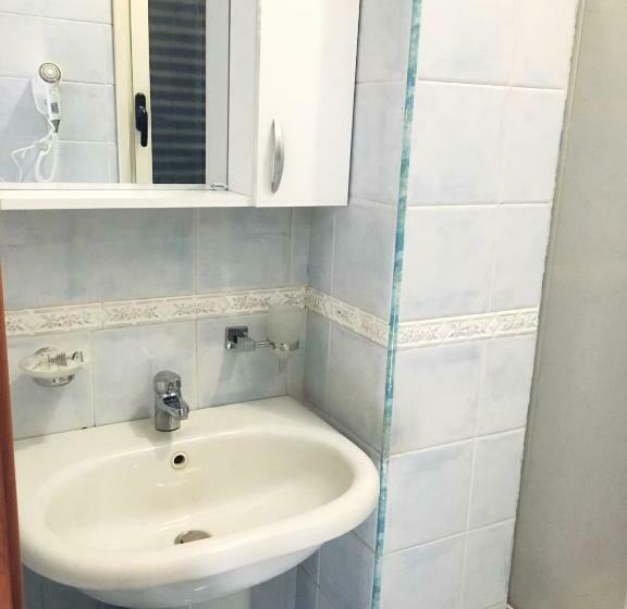 חדר סטנדרט לארבעה, Due Pini Conte