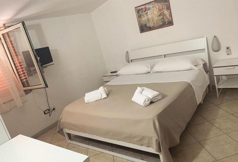 חדר סטנדרט, Due Pini Conte