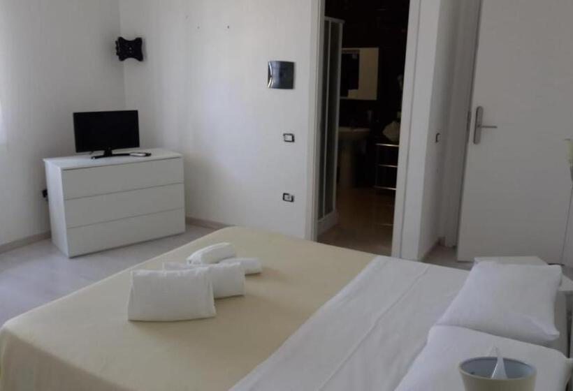 חדר סטנדרט לשלושה, Due Pini Conte