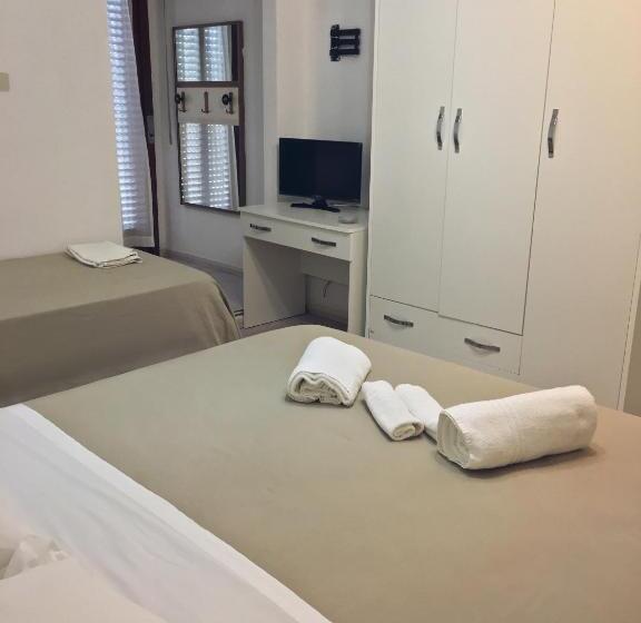 四人标准间, Due Pini Conte